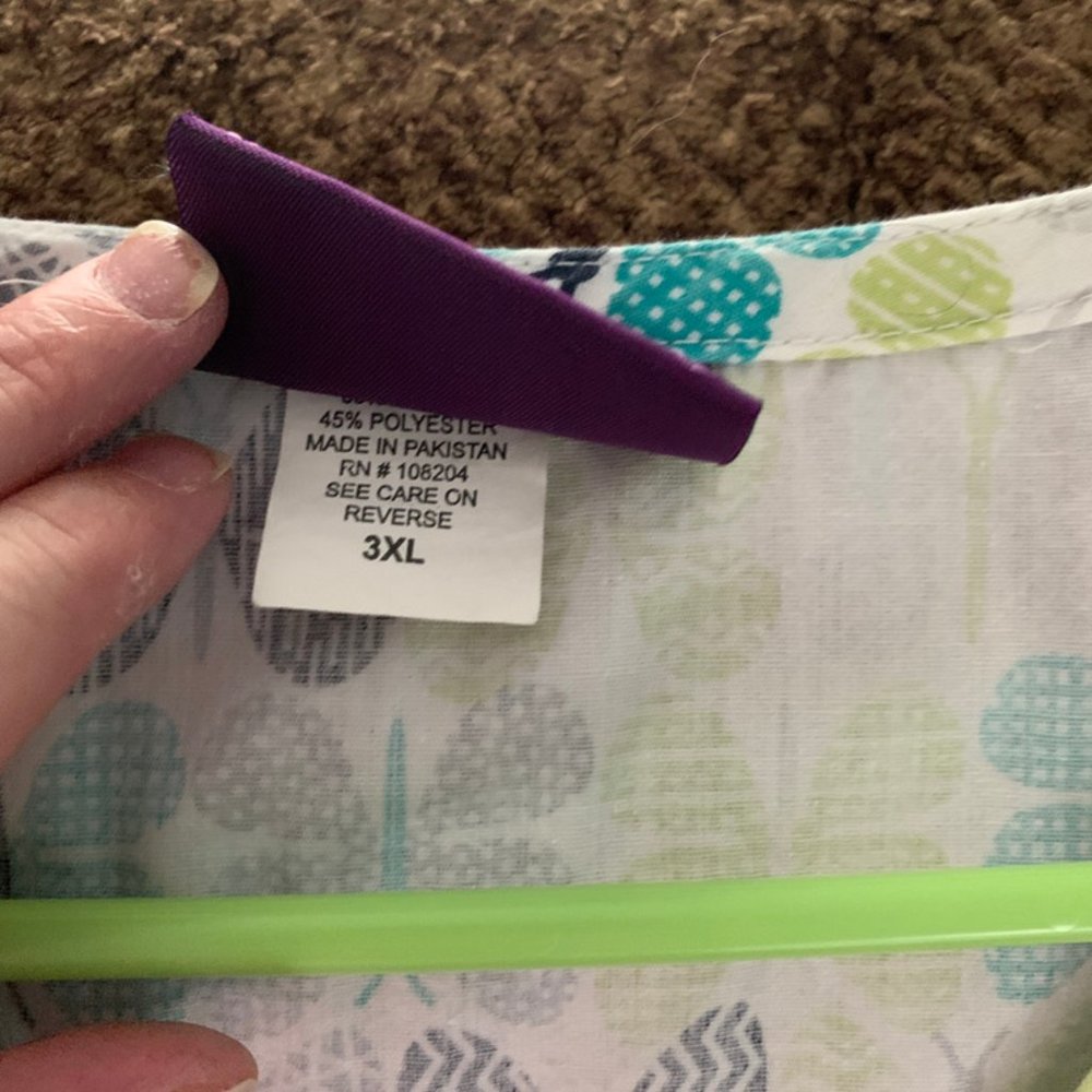 Butterfly Scrub Top - Picture 2 of 4